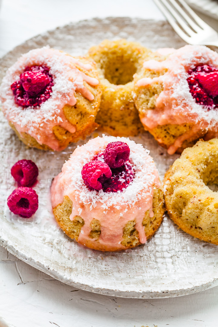 Mini Iced Vovo Bundt Cakes {DF & GF} | The Whimsical Wife